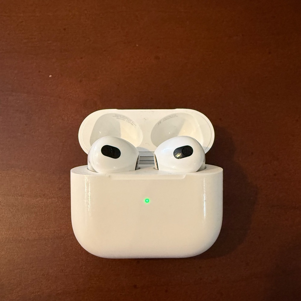 Apple AirPods 3rd Gen w/ Charging Case – Great Condition, Fast Shipping!